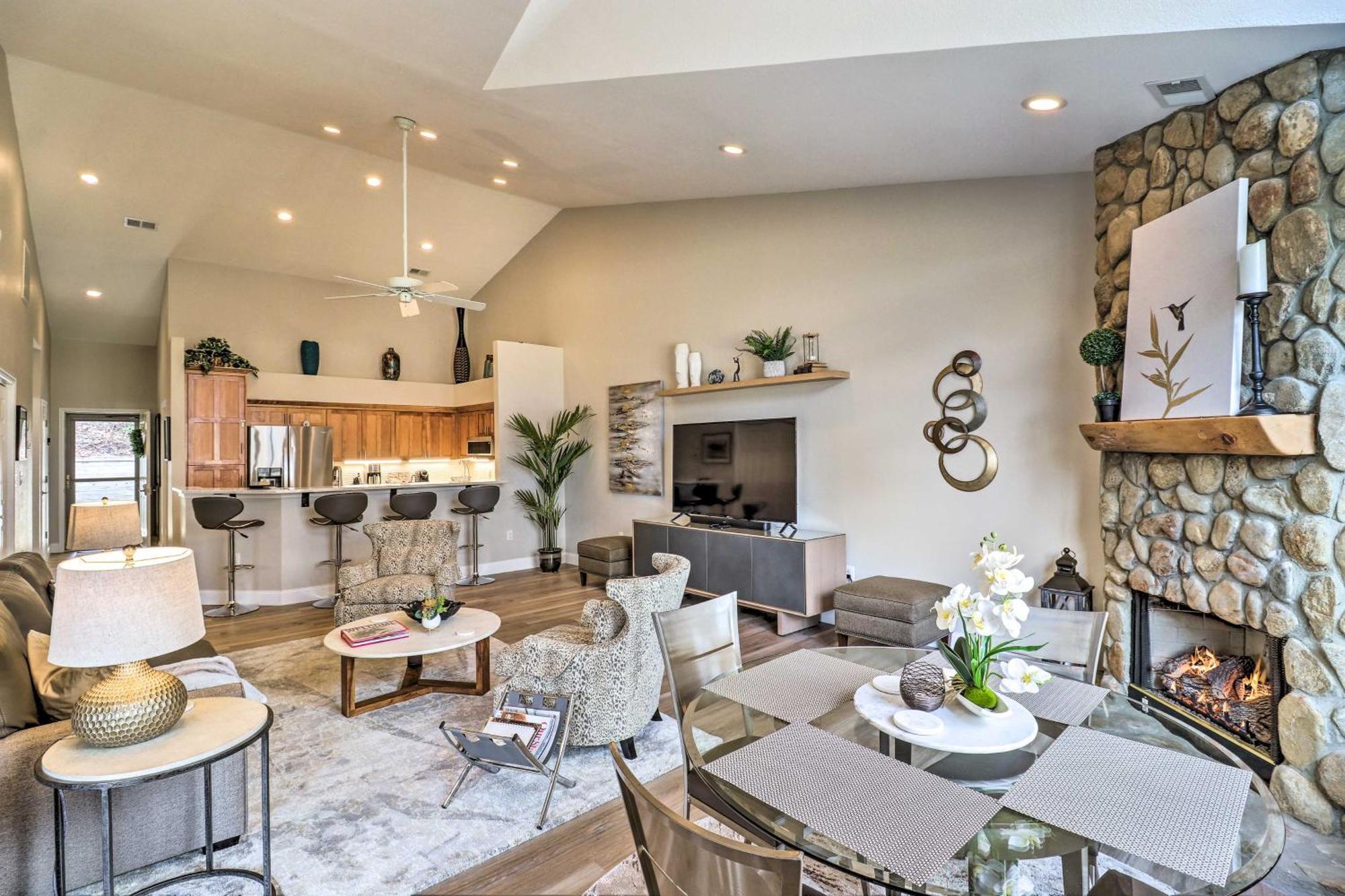 Lake Lure Condo With Resort Pool And Beach Access! Екстер'єр фото